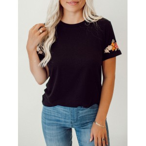 Rose embroidered black T-shirt