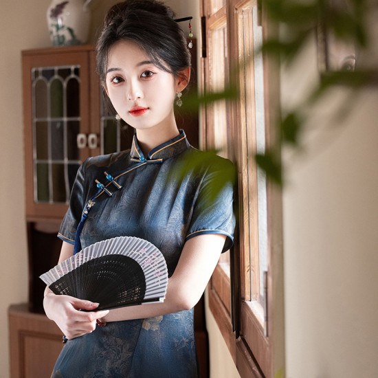 Chinese style imitation acetic acid printed long modified slim fit and slim retro cheongsam Chinese style imitation acetic acid printed long modified slim fit and slim retro cheongsam