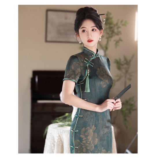 Chinese style imitation acetic acid printed long modified slim fit and slim retro cheongsam Chinese style imitation acetic acid printed long modified slim fit and slim retro cheongsam